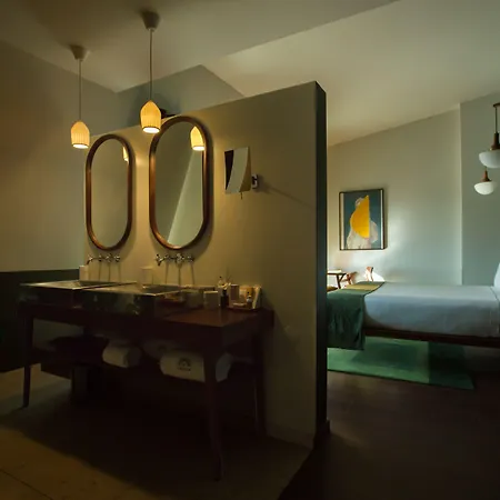 The Vintage & Lisbon