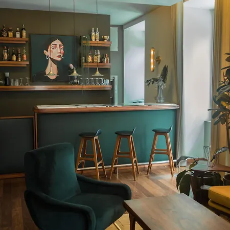 Hotel The Vintage & 5*